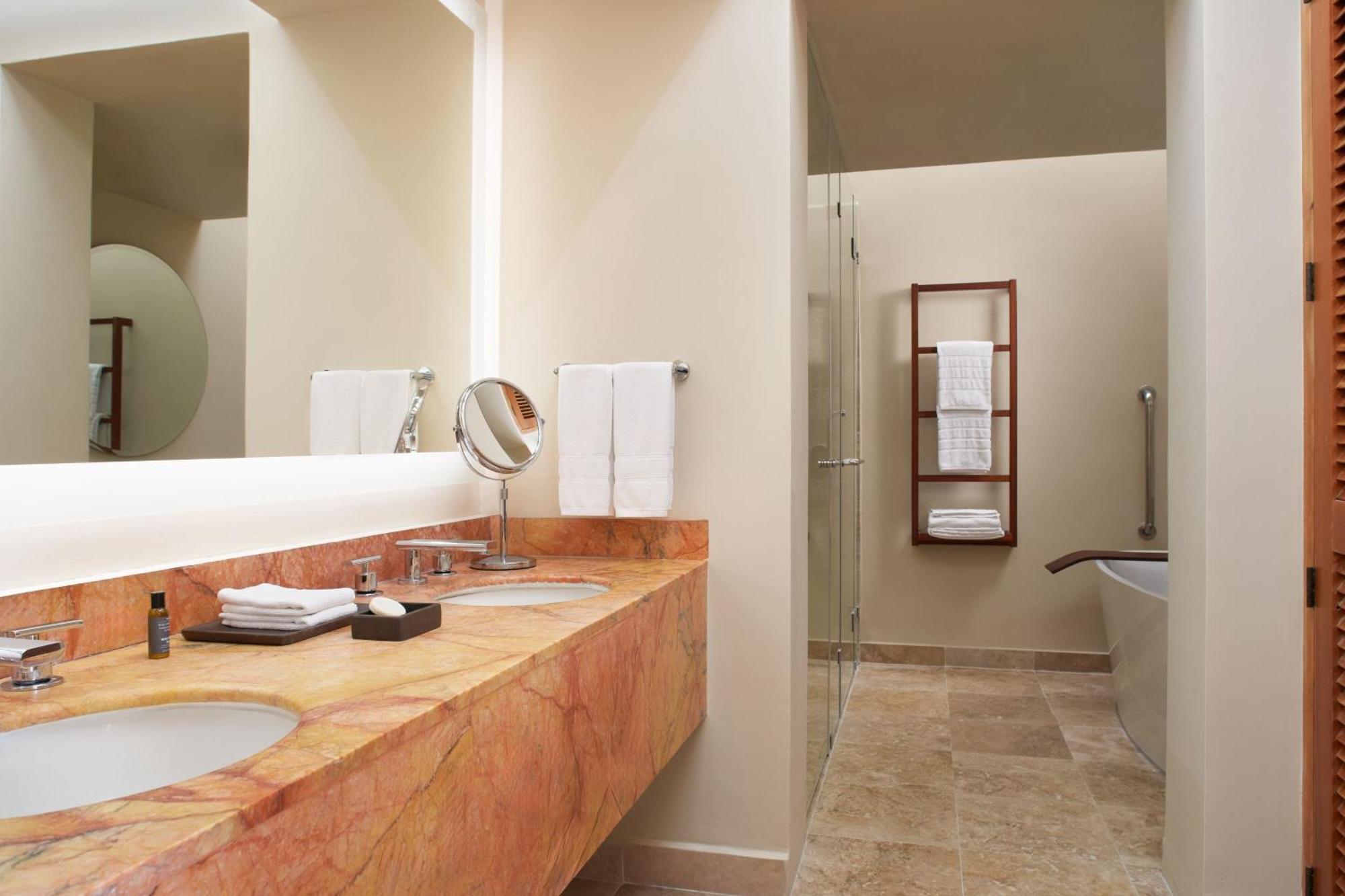 Westin & 5* Puerto Vallarta
